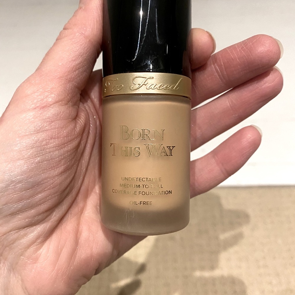 Too Faced born this way Foundation